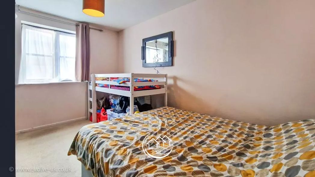 Property image 5 of 11