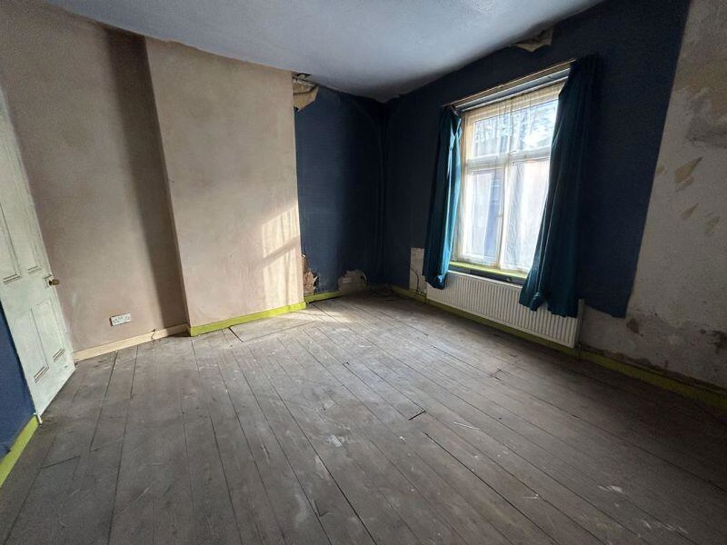 Property image 5 of 11