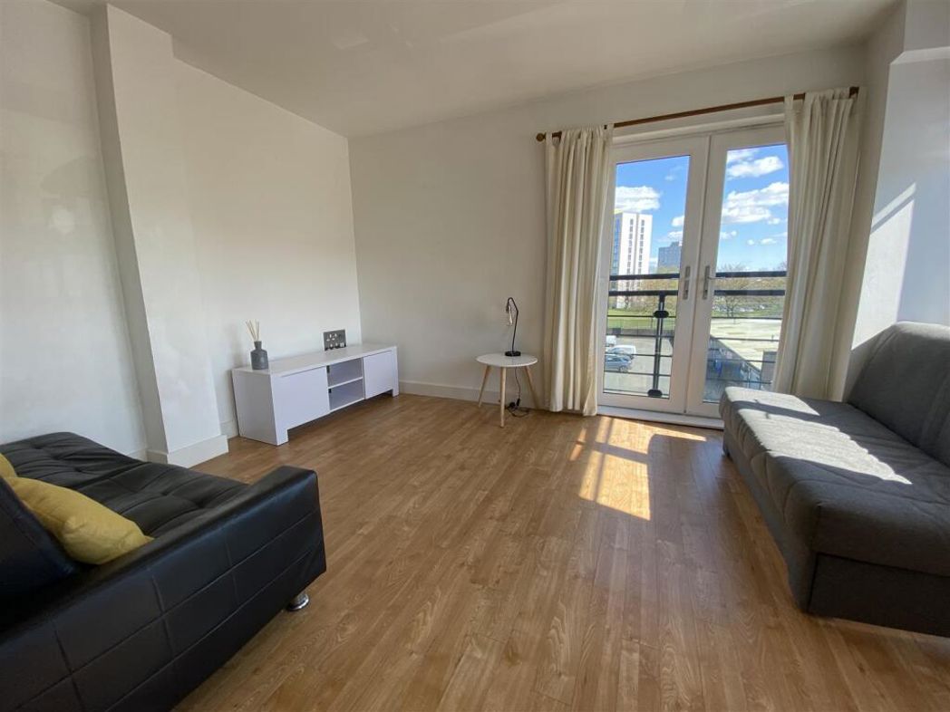 Property image 5 of 9