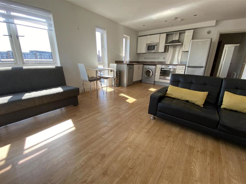 Property image 2 of 9