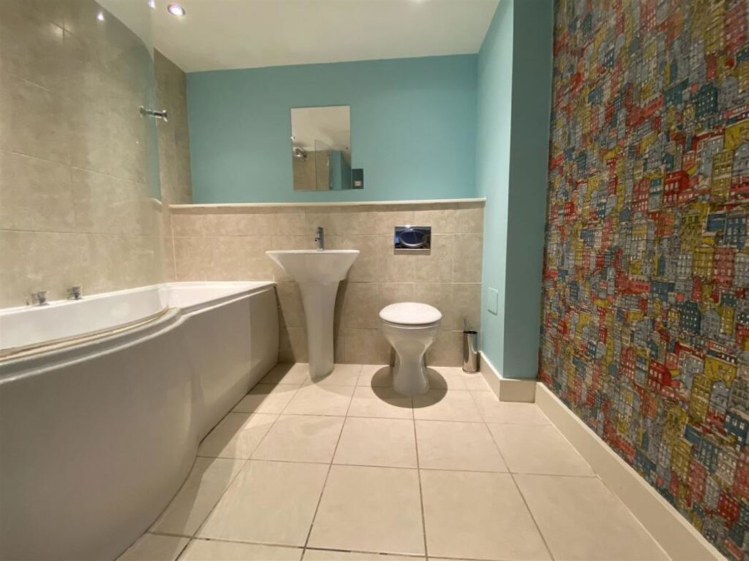 Property image 7 of 9