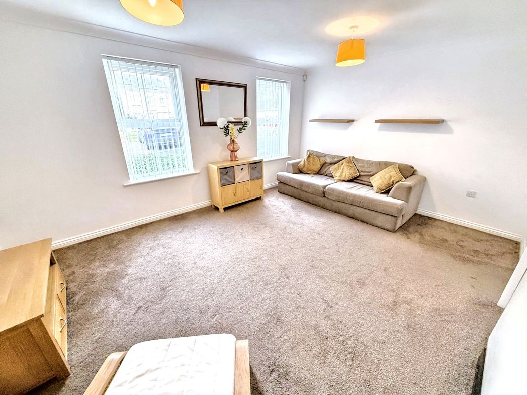 Property image 4 of 12