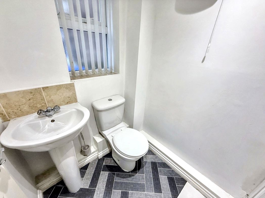 Property image 8 of 12