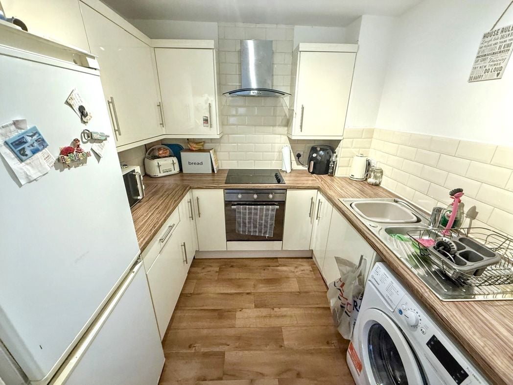 Property image 5 of 8