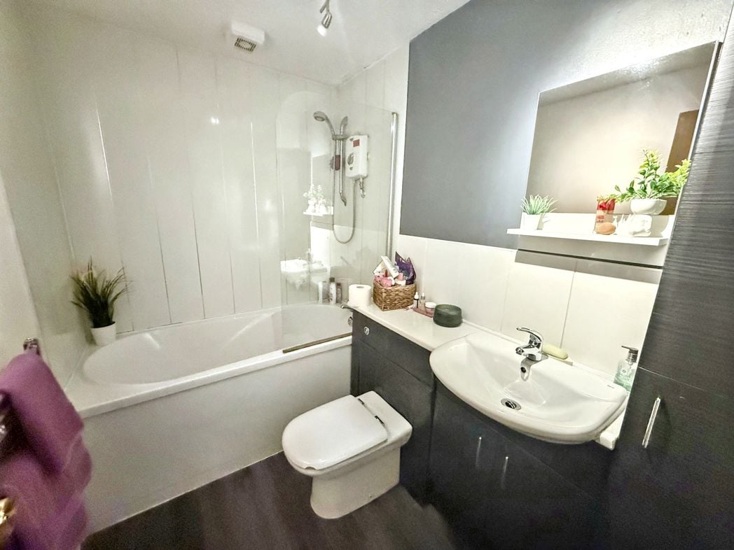 Property image 8 of 8