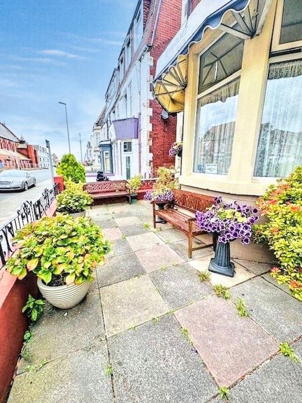 Property image 5 of 48