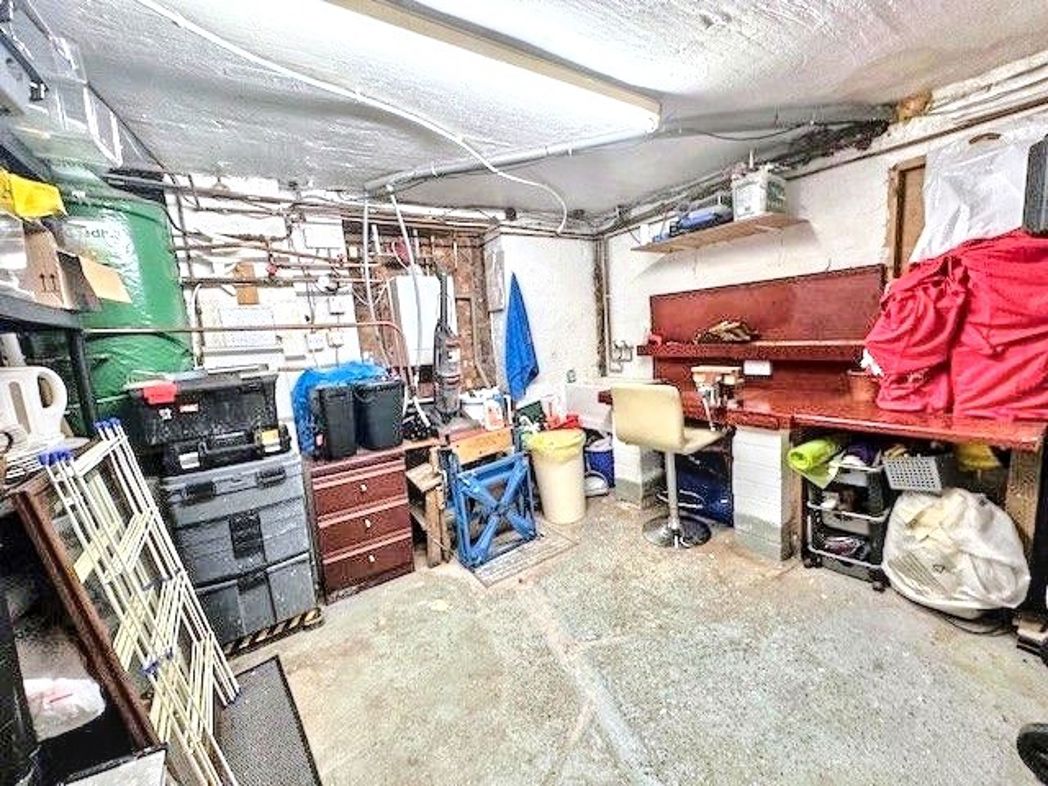 Property image 35 of 48