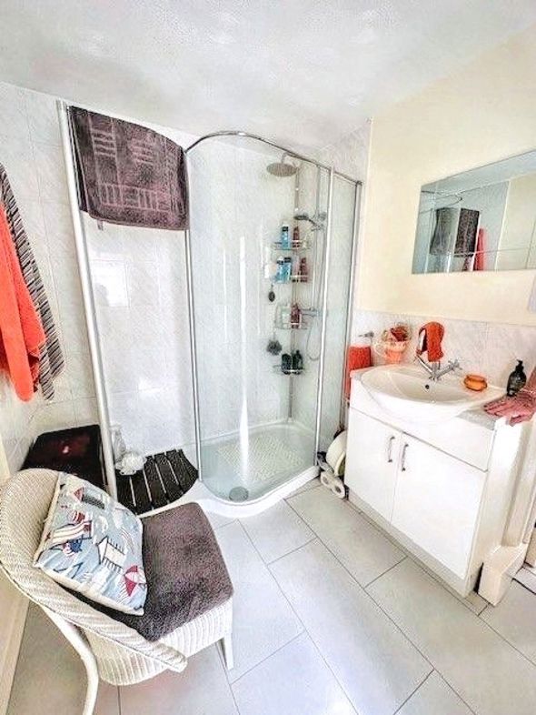 Property image 39 of 48