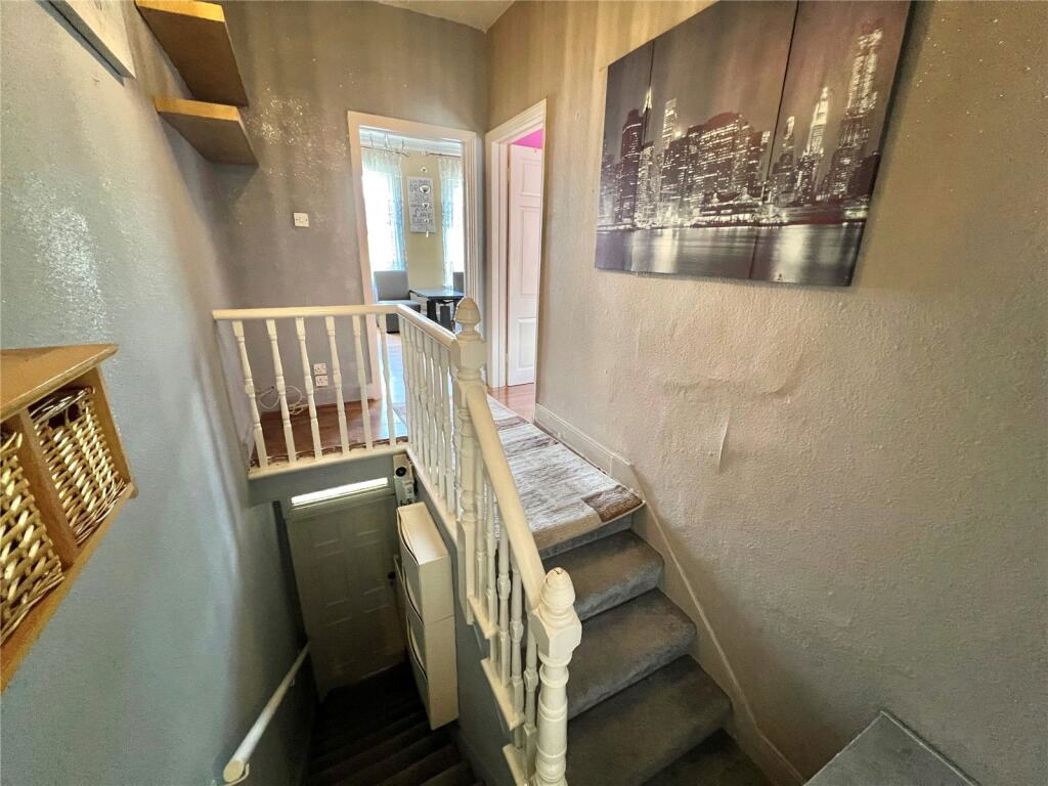 Property image 2 of 7