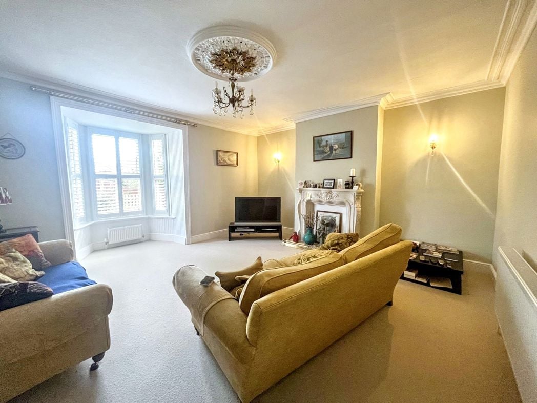 Property image 2 of 10