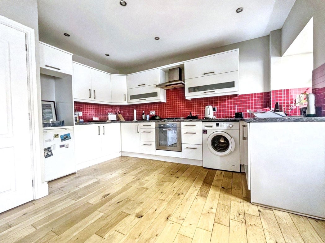 Property image 4 of 15