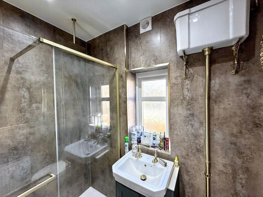 Property image 16 of 25