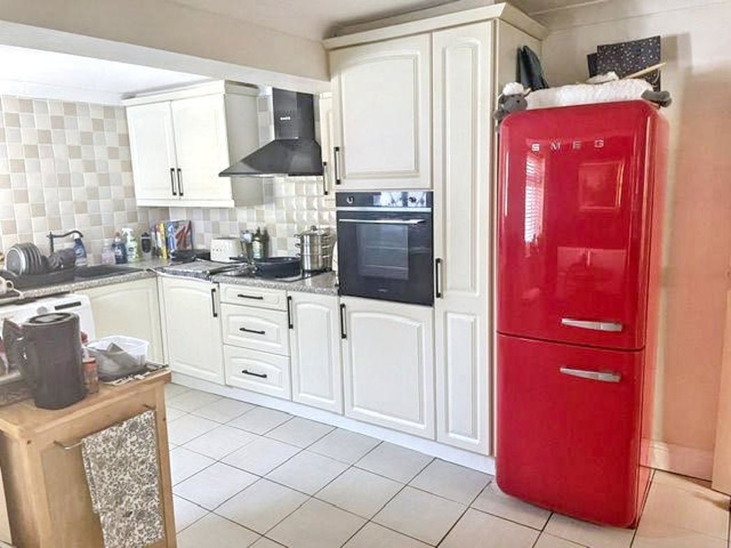 Property image 6 of 25