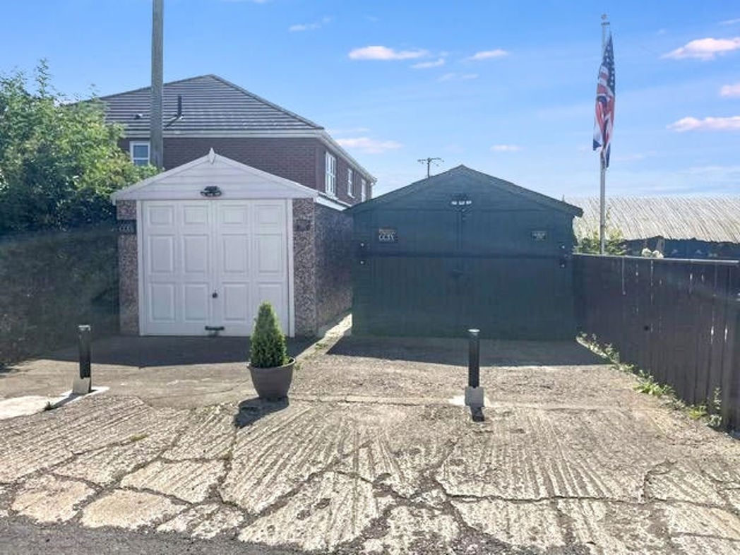 Property image 20 of 25