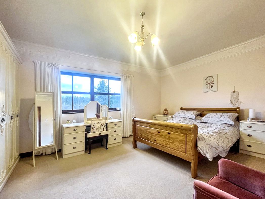 Property image 19 of 43