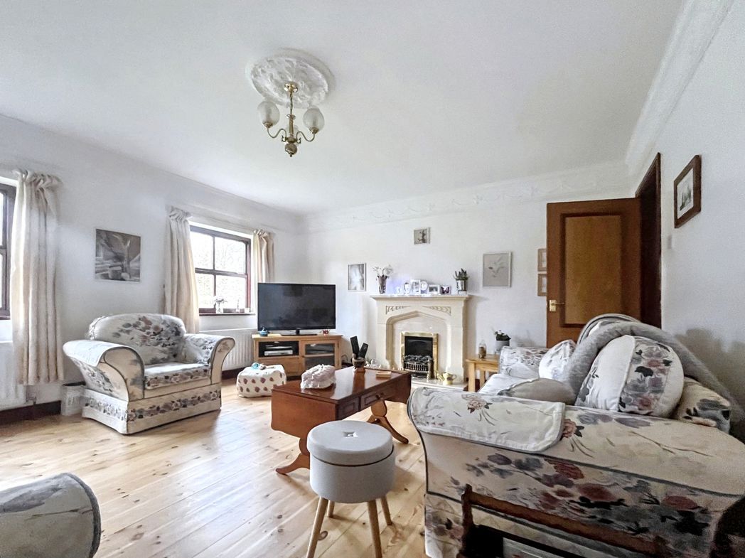 Property image 11 of 43