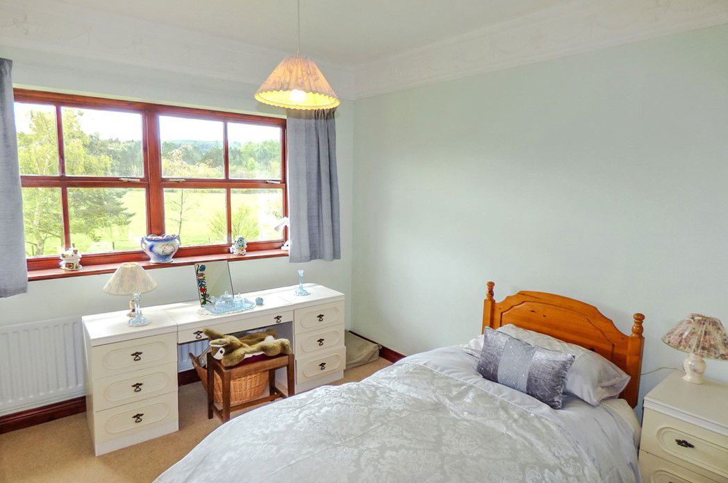 Property image 25 of 43