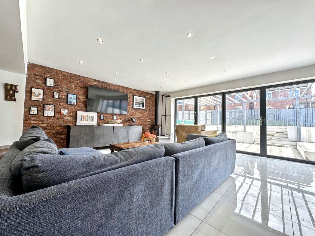 Property image 3 of 22