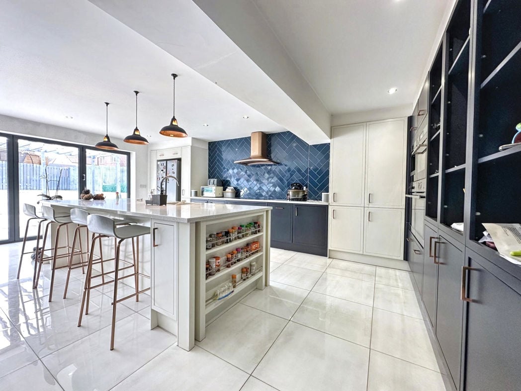 Property image 4 of 22