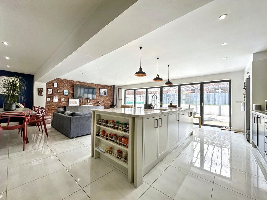 Property image 5 of 22