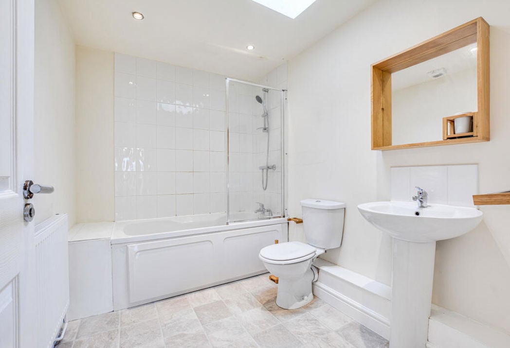 Property image 12 of 16