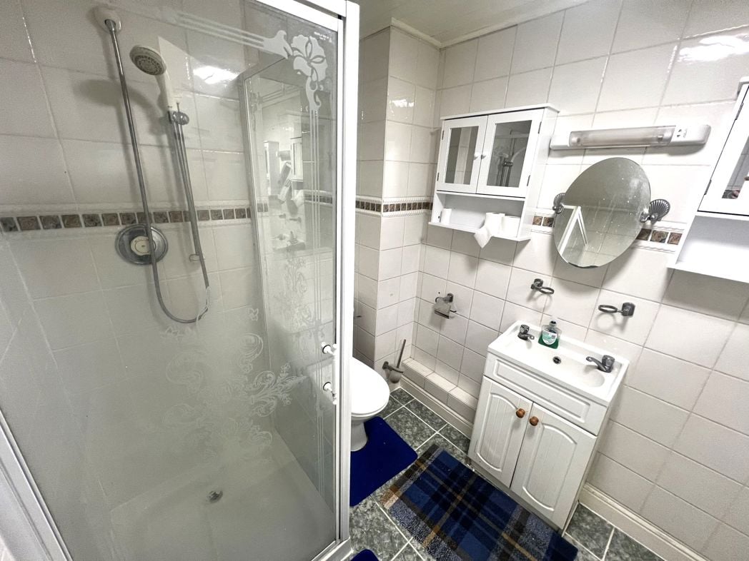 Property image 6 of 7