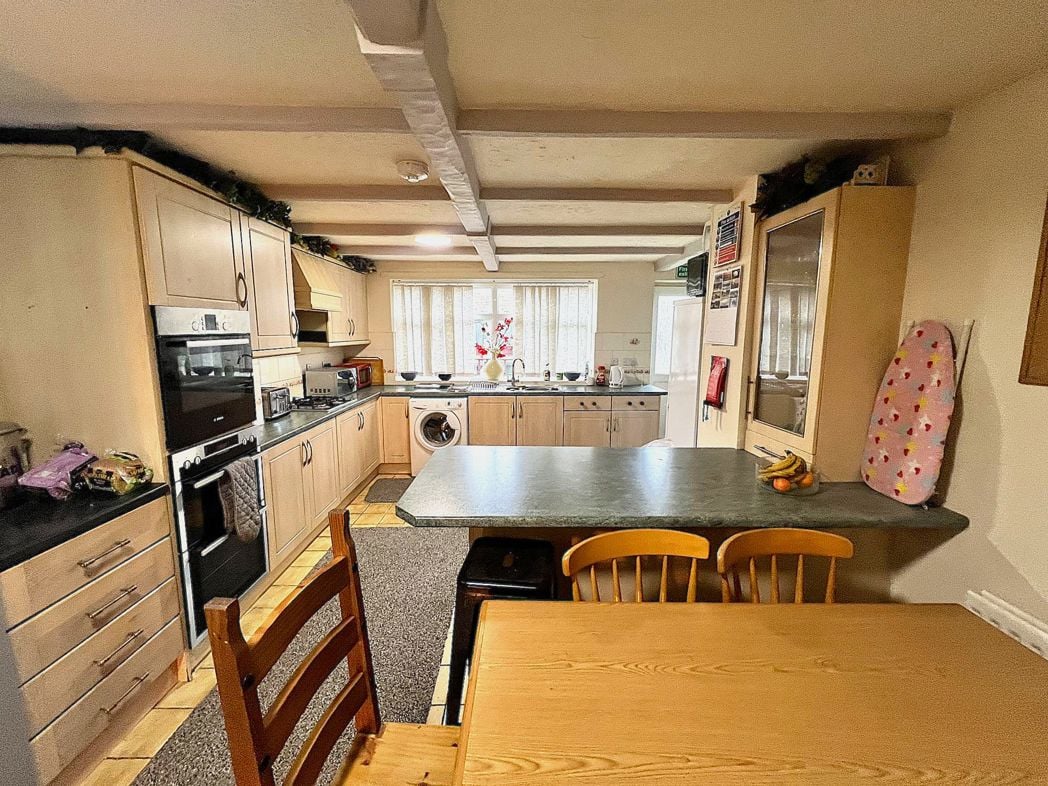 Property image 2 of 7
