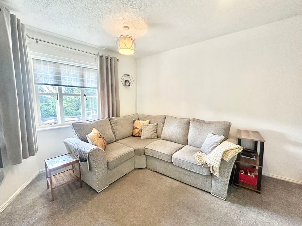 Property image 8 of 25