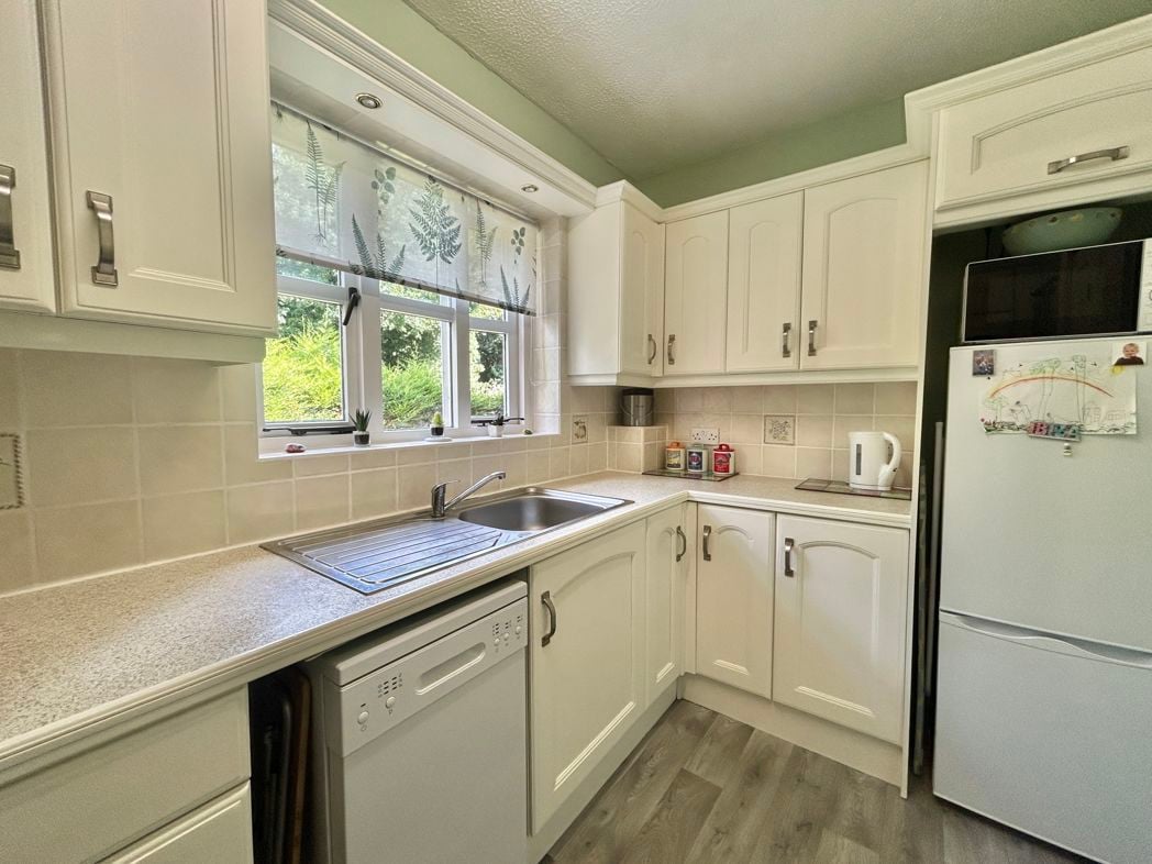 Property image 11 of 25