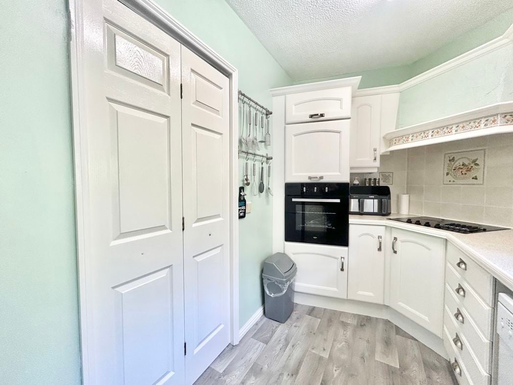 Property image 12 of 25