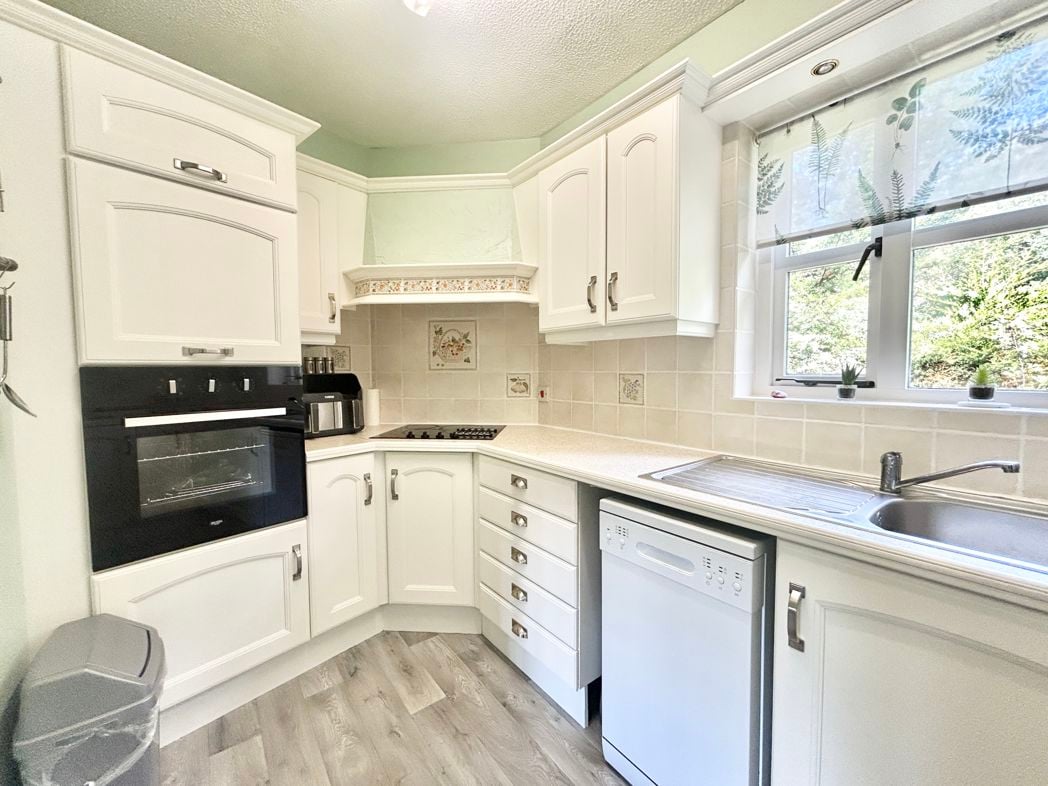 Property image 10 of 25