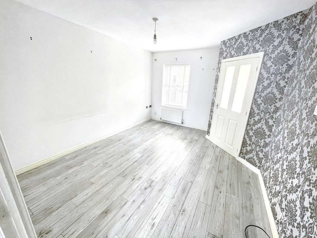 Property image 3 of 9
