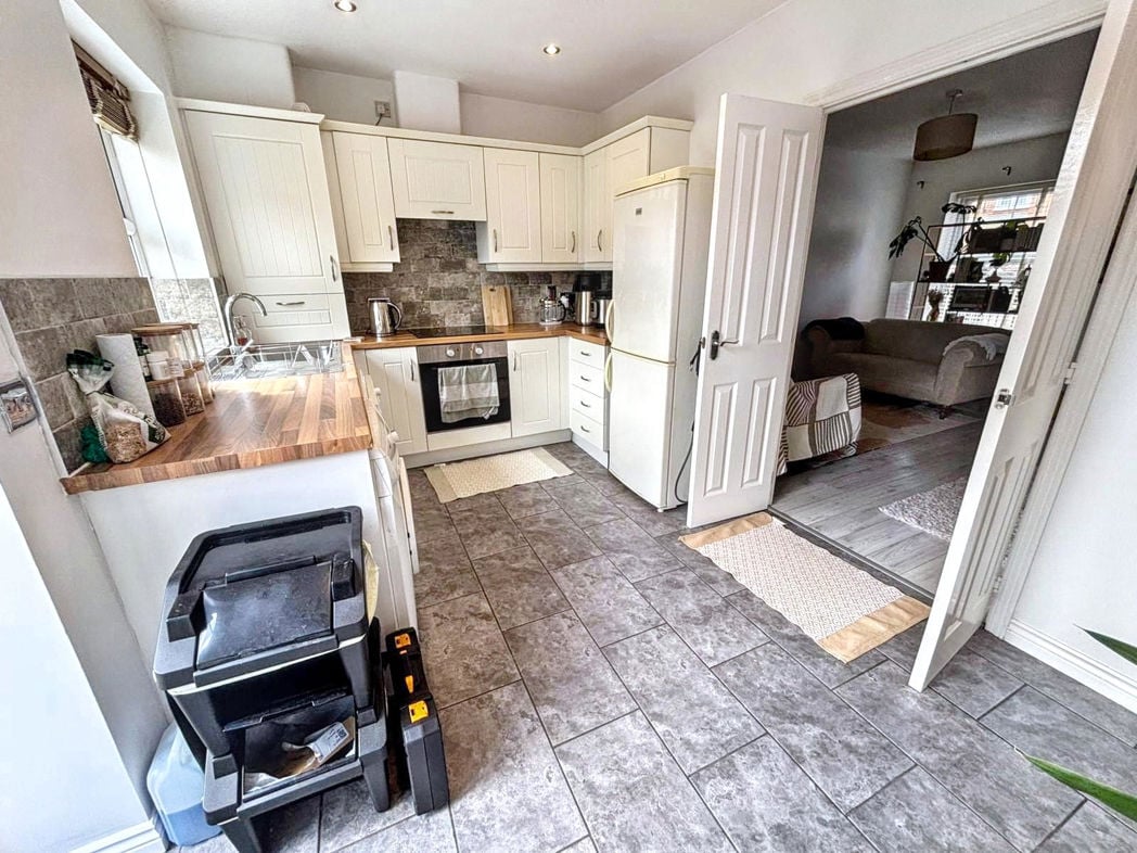 Property image 5 of 8