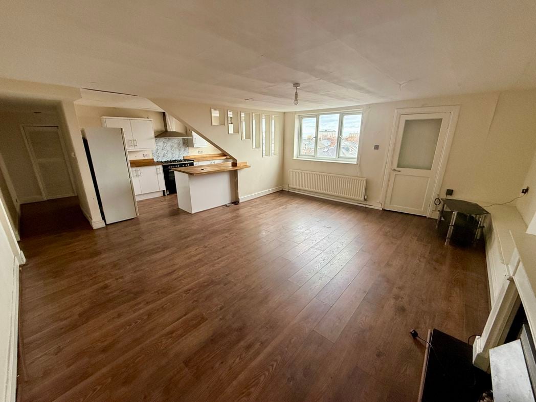 Property image 3 of 15