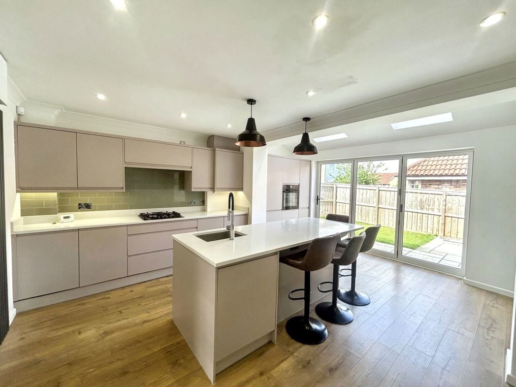 Property image 3 of 12