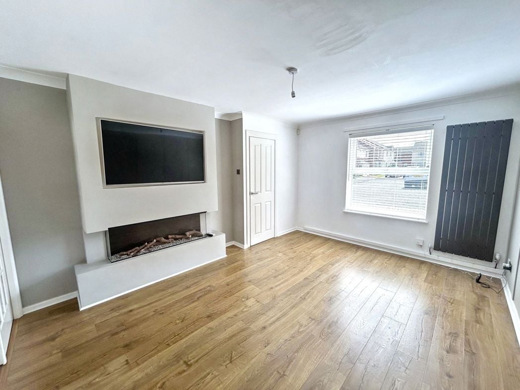Property image 2 of 12