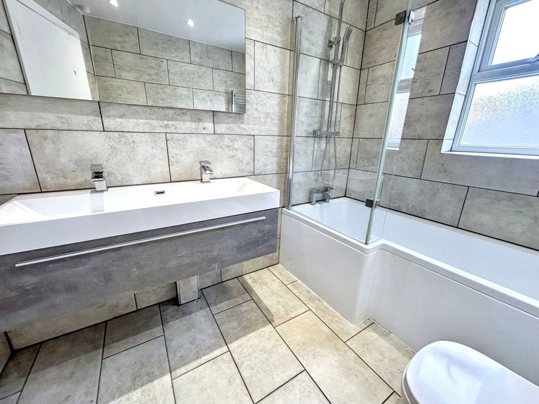 Property image 7 of 12