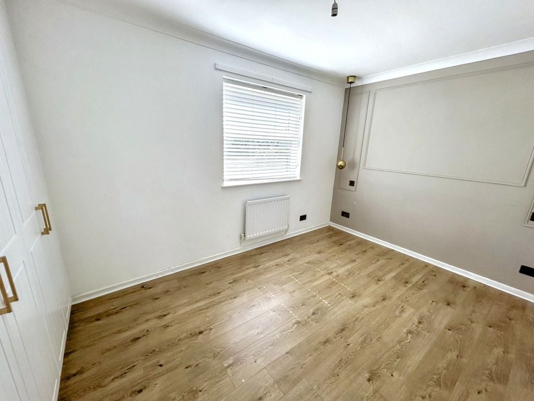 Property image 8 of 12