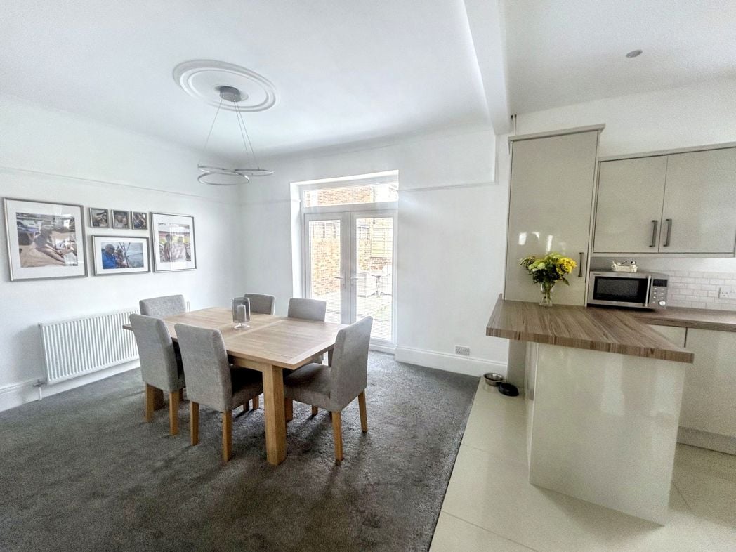 Property image 5 of 21