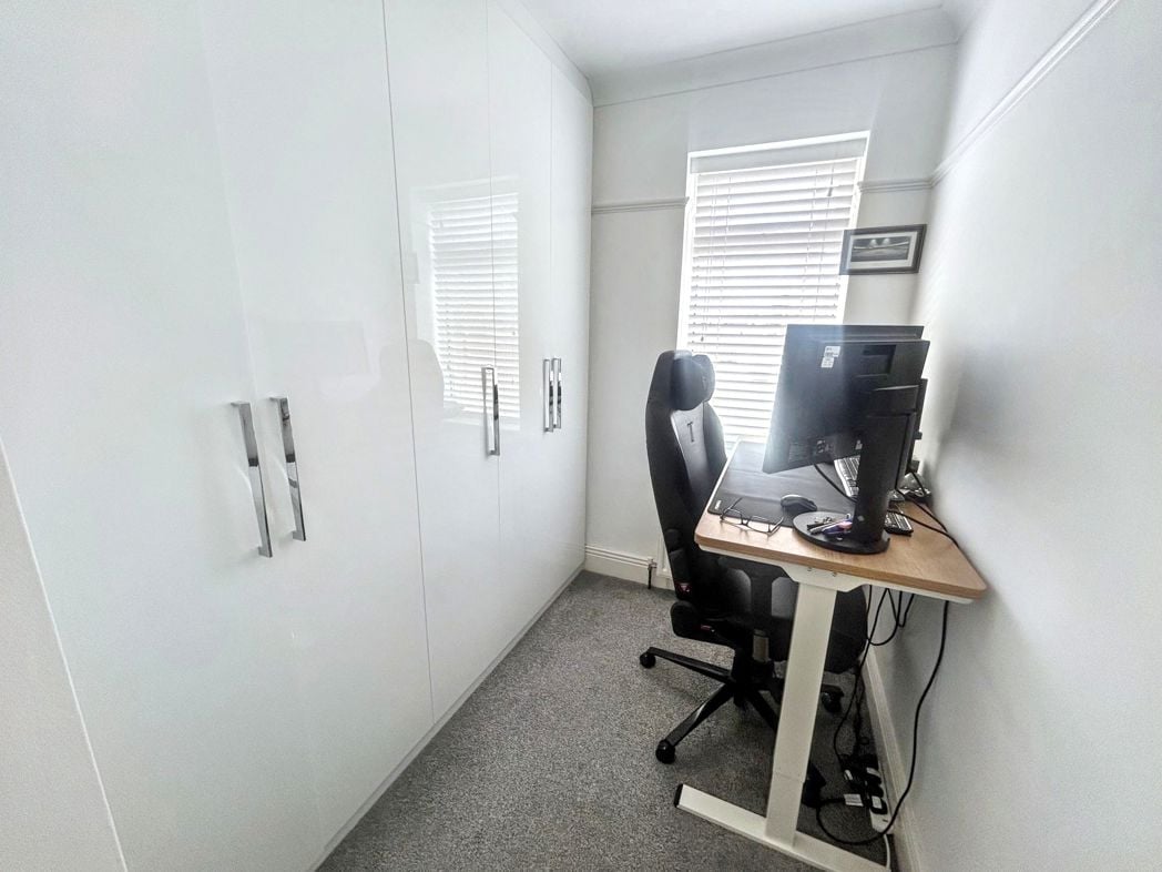 Property image 8 of 21