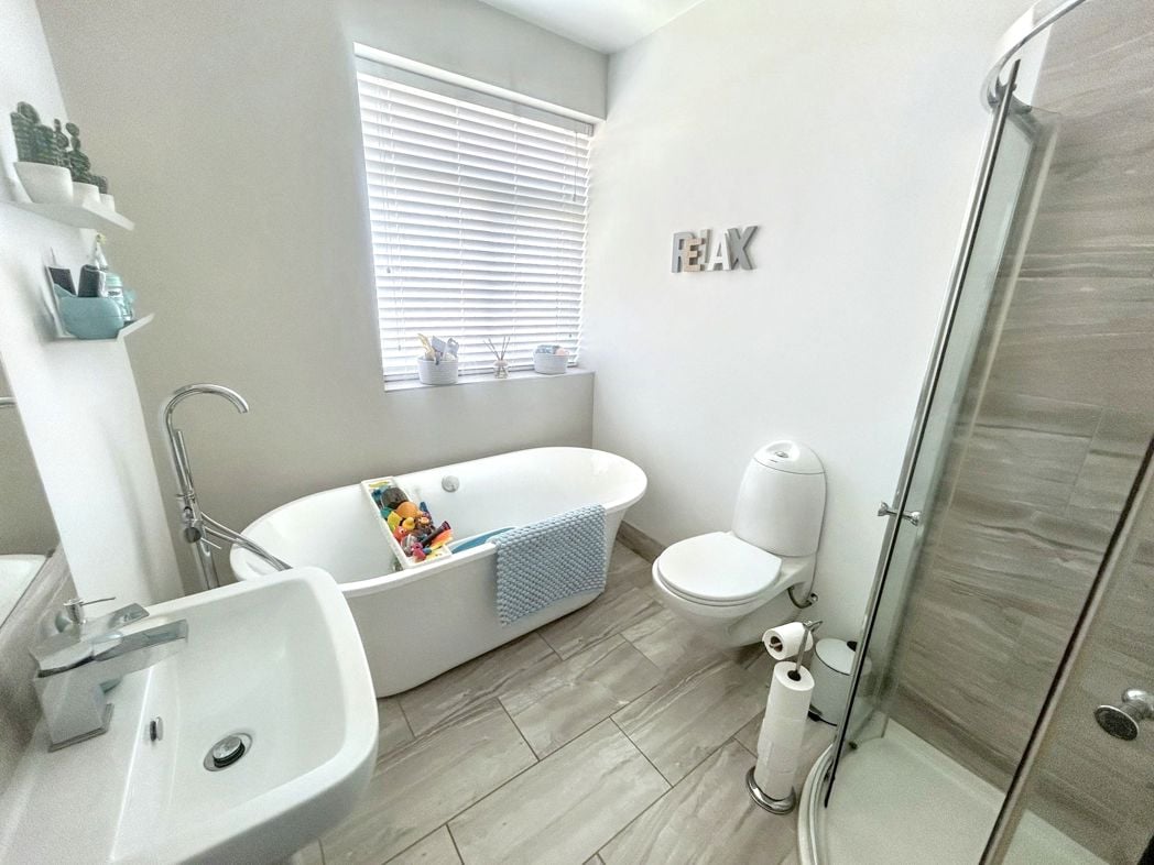 Property image 11 of 21