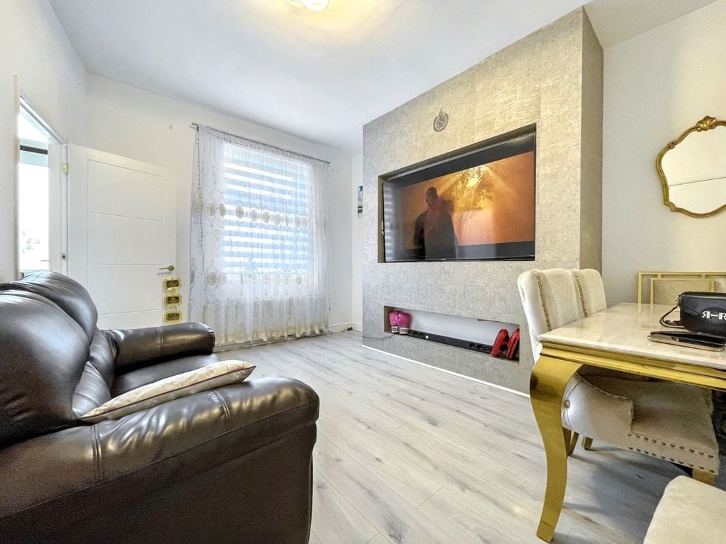 Property image 3 of 10