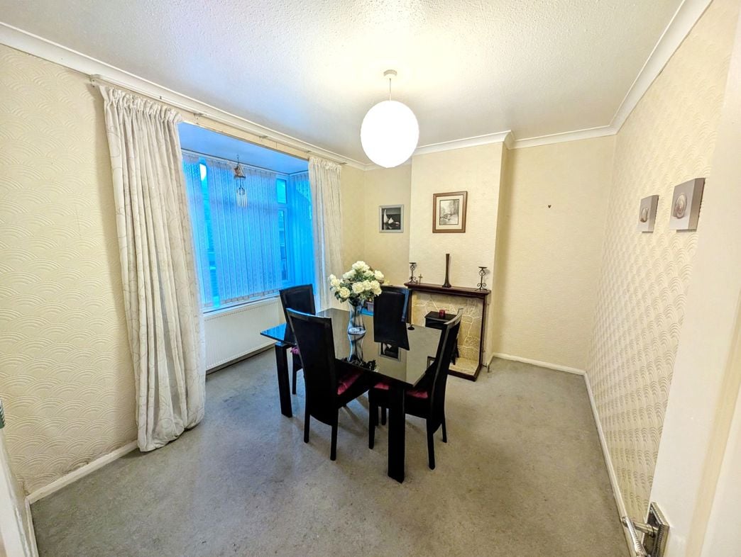 Property image 2 of 11