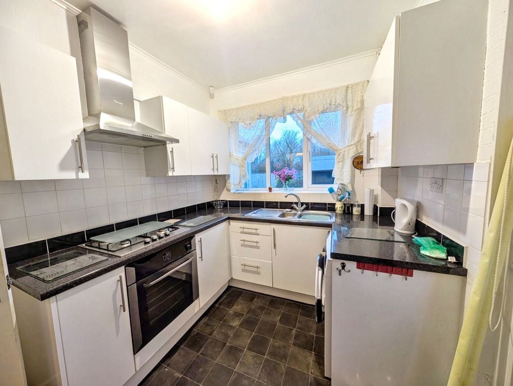 Property image 5 of 11