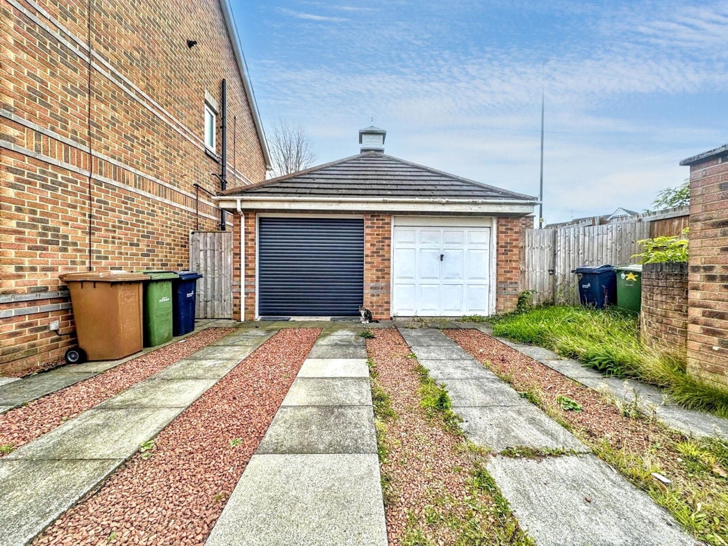 Property image 16 of 17