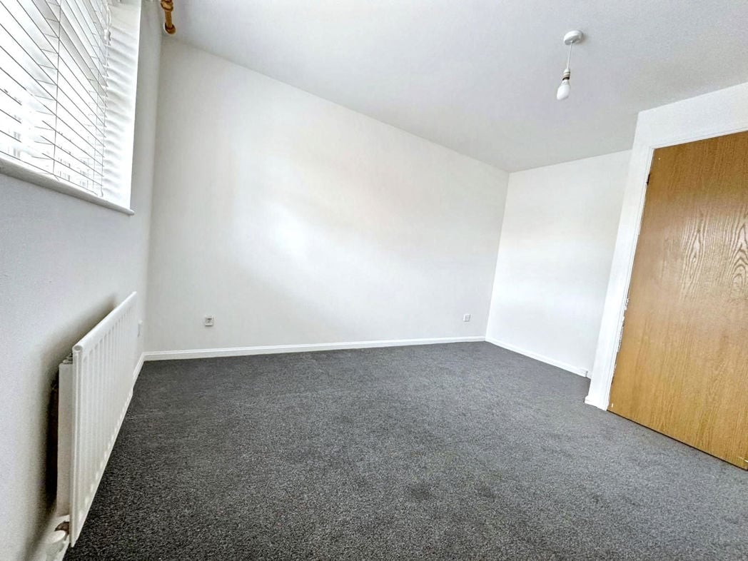 Property image 11 of 17