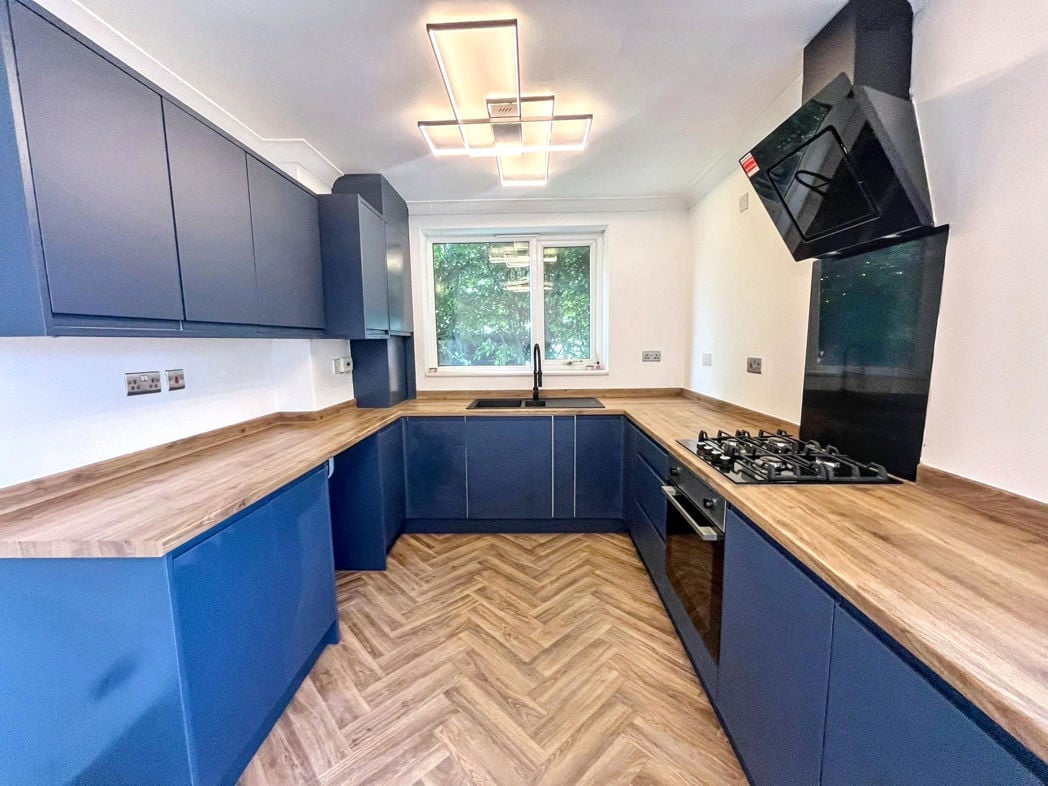 Property image 4 of 11