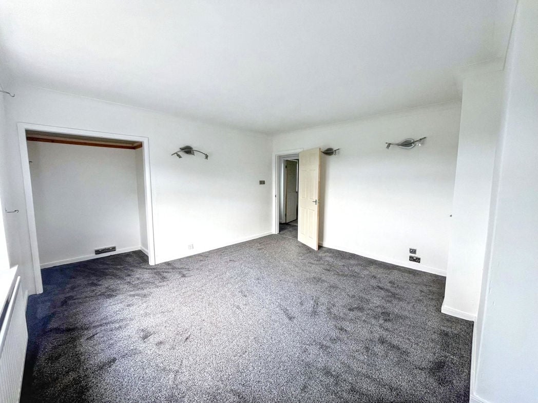 Property image 10 of 11