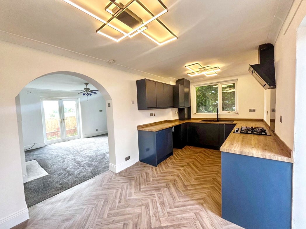 Property image 1 of 11
