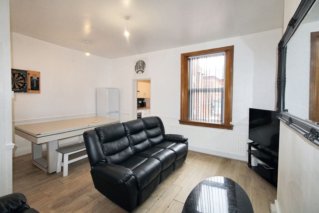 Property image 2 of 8
